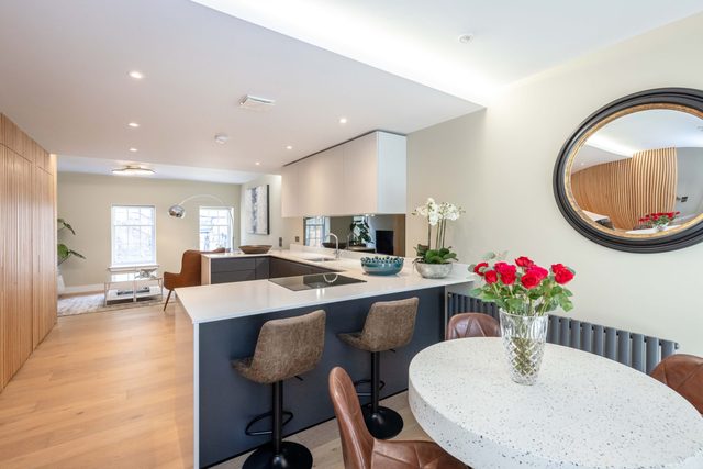 Dragon Suites - City Centre 2 Bed Luxury Mews House — Edinburgh, Scotland