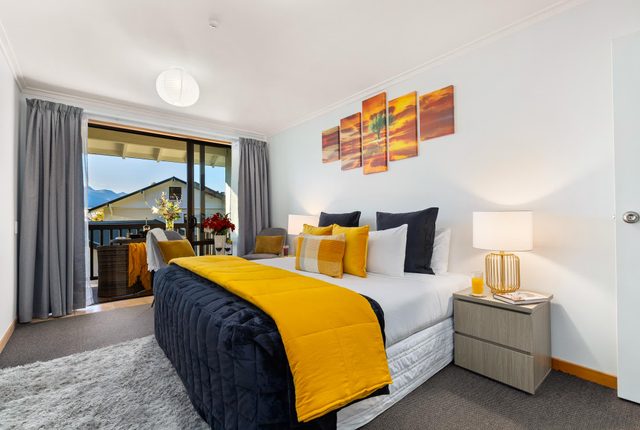 Private Entrance King Bed Ensuite Bathroom, Balcony