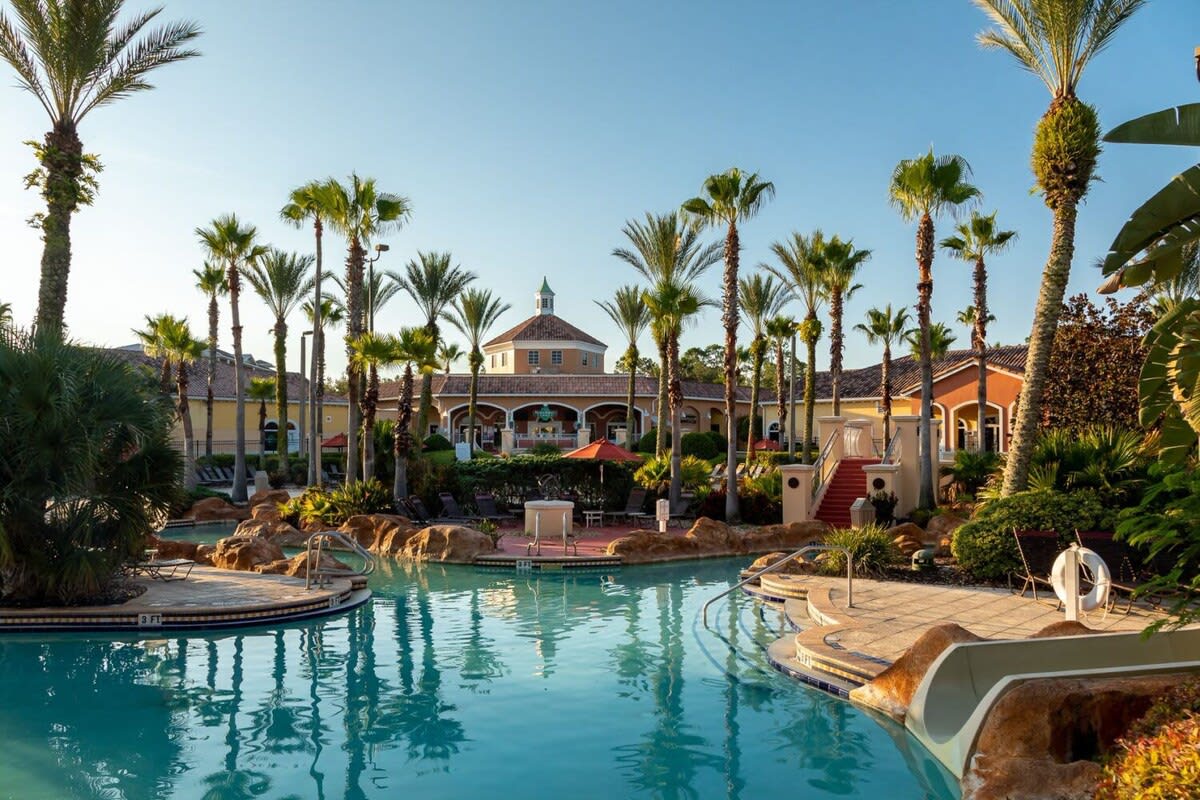 Townhome w/pool slide & lazy river near Disney