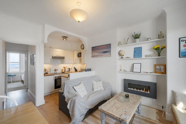 Apartment, Expansive Sea Views, Private Parking