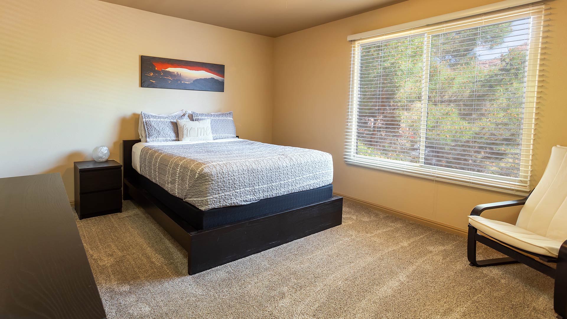 Kanab Townhome with Pool and Hot Tub! Close to Zion National Park! Pets OK!