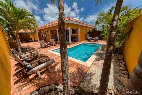 3 bdrm/2 bath Villa - Noord- April Dates Available!