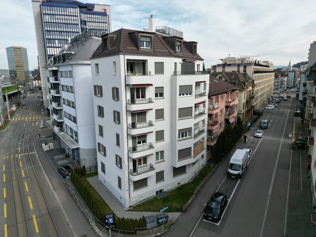 Downtown Dream: 3.5BR with Balcony and Style BA22 — Zürich, Zurich