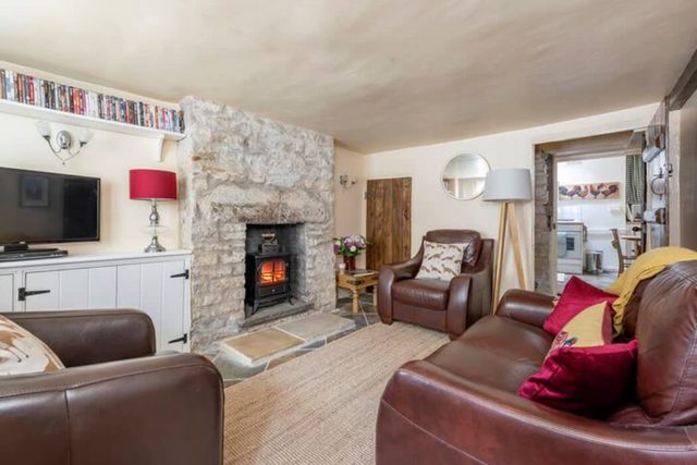 Historic Cottage In Tetbury Centre With Private Roof Terrace — Tetbury, England