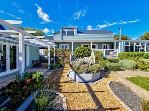 Spacious Family Home with Pool!
