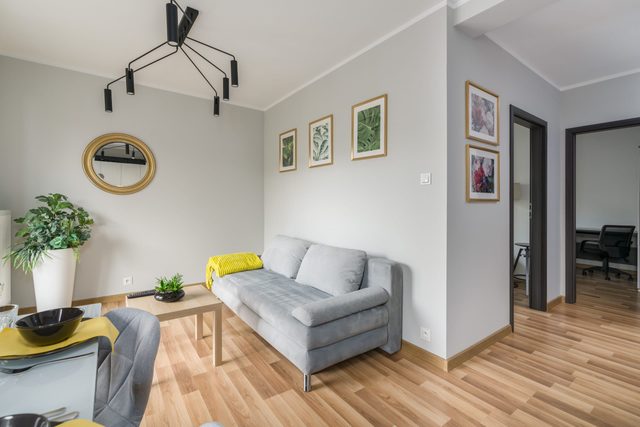 Różana 19 Poznań | Elegant Apartment with Parking Near MTP