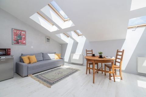 Mostowa 1 | Studio in Kraków | Kazimierz