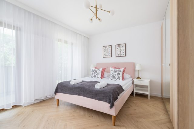 Ceglana 76 | Bright Studio | Parking & Balcony