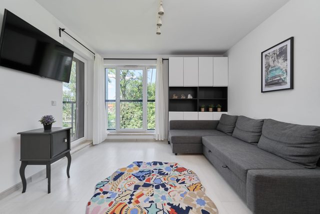 Dmowskiego 19G | Bright Apartment | Parking