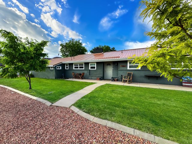 Family Home Walk to Downtown | Near Zion & Bryce