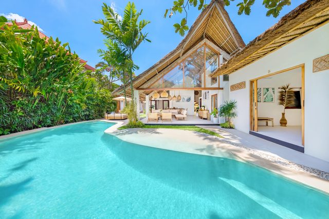 Villa Indigo - 5-BDR, huge pool and lush garden