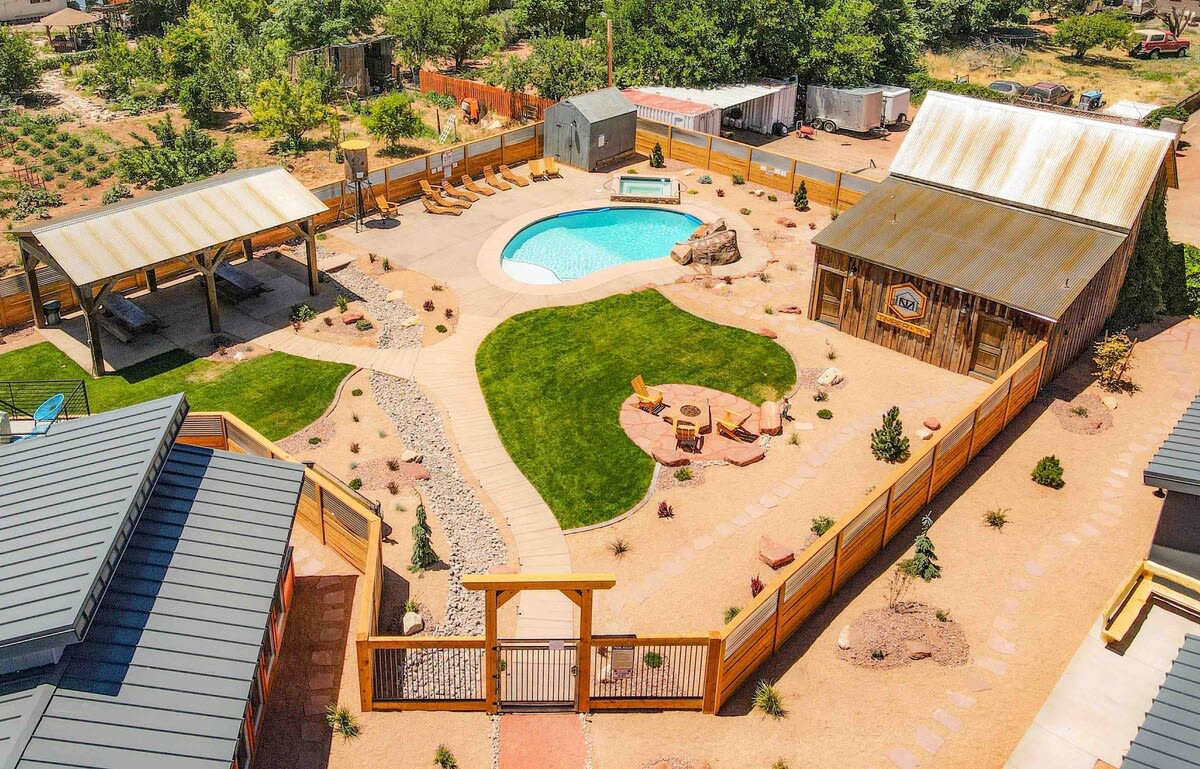 Kanab Retreat w/ Private Pool & Rooftop Deck – Near Zion & Bryce