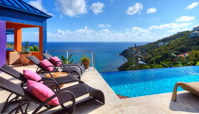 Breathtaking Ocean Views, Luxurious Pool, Generator!