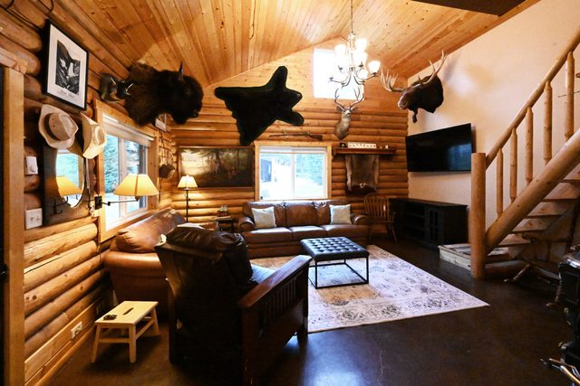 Cabin of Hygge: 19 Miles to Yellowstone
