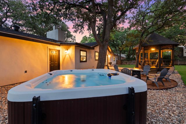 The 309 Retreat - Hot Tub & Fire Pit!