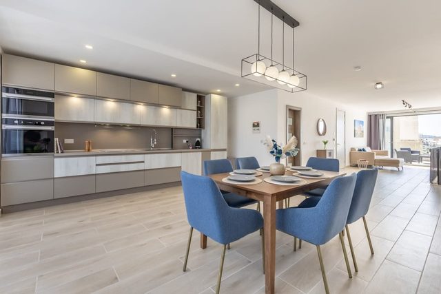 Penthouse Just Steps Away From Sea — Tas-Sliema, Tas-Sliema