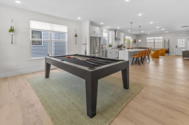 Lux House & Carriage house Furnished for Comfort — Indianapolis, IN