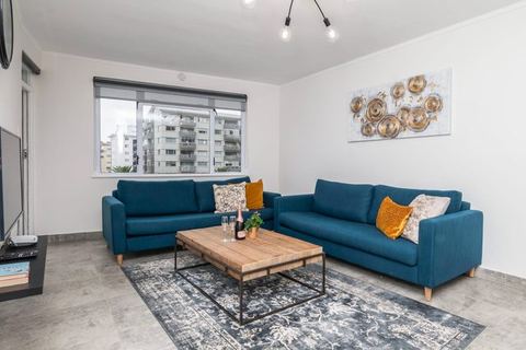 Modern Coastal Apt in Sea Point