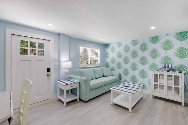 The Seagull Residence at The Sandpiper Inn of Sanibel | Bikes | Beach gear