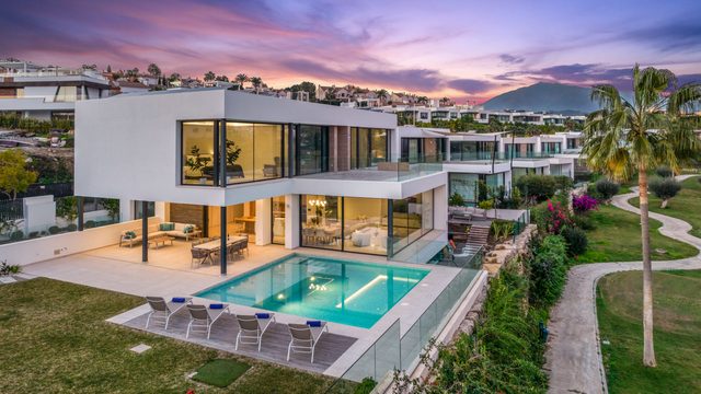 Villa Sandie | Biggest New Villa in El Campanario