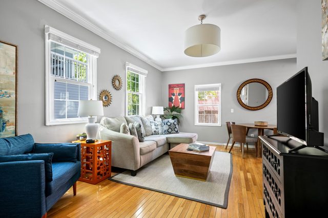 Historic Duplex 6 Blocks To King - Lots of Parking