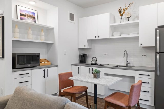 Studio in DT ATX | ADA | Patio | Near Rainey St