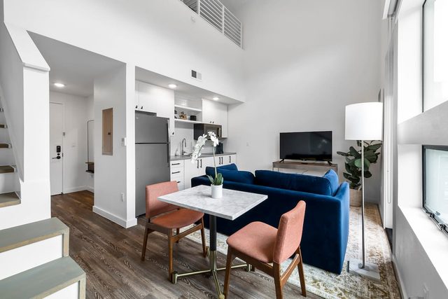 Charming DT ATX Loft | Near Rainey St