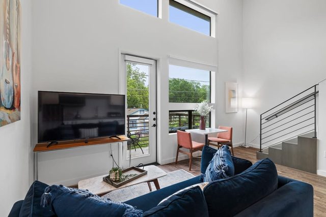 Prime Loft Near Rainey St | Balcony | DT ATX