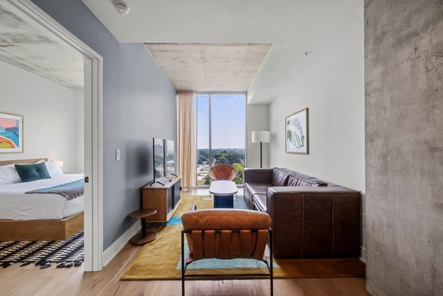 Rainey St Condo | Heated Pool | Gym