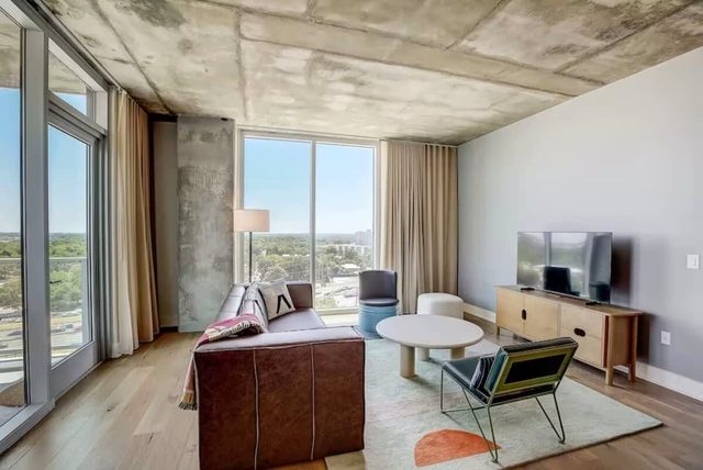 High-Rise Condo | Mins to Rainey St | Pool | Gym
