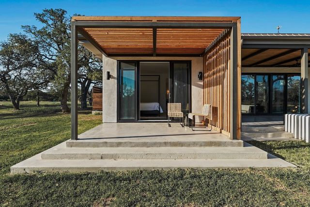 Running Deer Lodge | A Fredericksburg Escape
