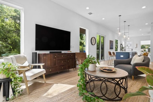 Cherrywood Home Near UT | ATX | Private Backyard
