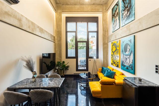 Ventiri Lofts, Private Pool, Steps to the Beach