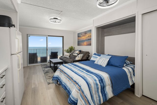 Direct Oceanfront with Pool - Steps To The Beach — Ocean City, MD