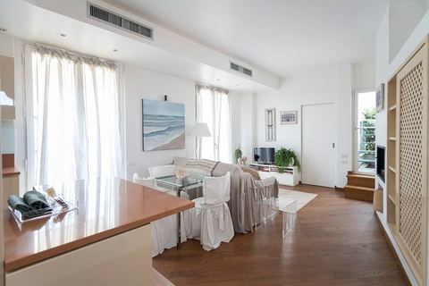 Bright Apt with terrace -near Duomo