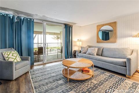 Amazing Beachfront Condo — Hauula, HI