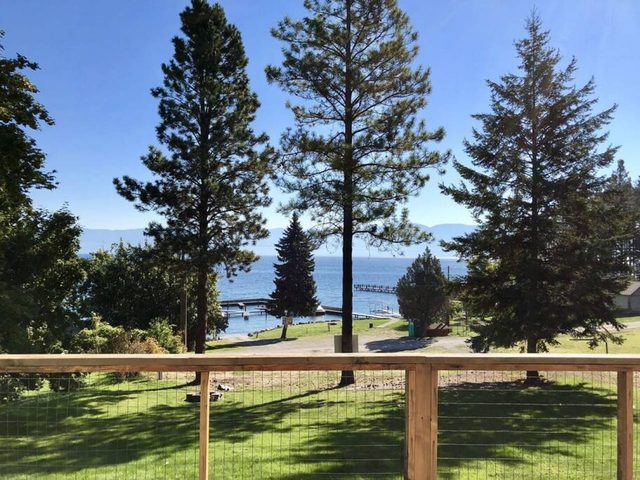 Lakeshore Retreat on Wonderful Flathead Lake!