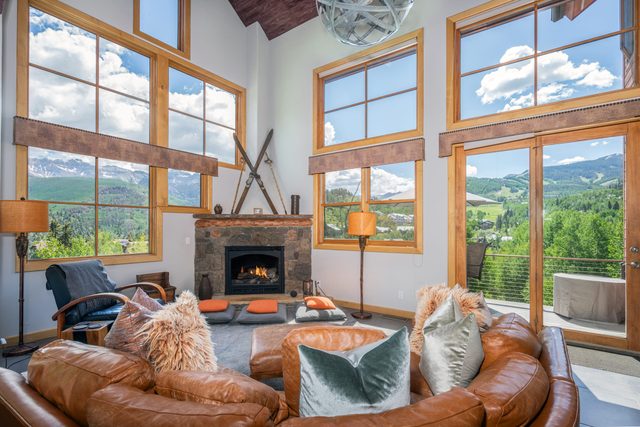 Scenic Mountain Village Stay | Hot Tub & Gym