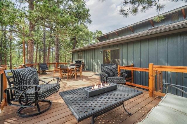 Buckskin Hideaway, Hiking & Biking Trails BBQ