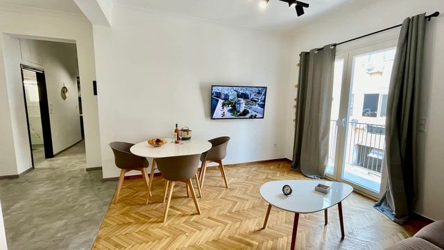 Stylish Spacious Apt at the centre of Monastiraki — Athina, Attica