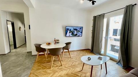 Stylish Spacious Apt at the centre of Monastiraki — Athina, Attica
