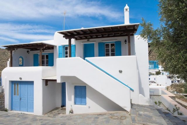 Mykonos Elegance 2-Bedroom Escape in Psarou