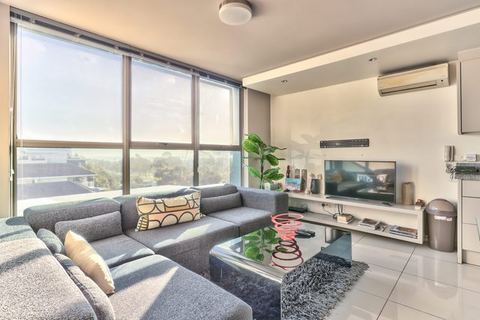 1 Bedroom Apartment in Green Point with rooftop.
