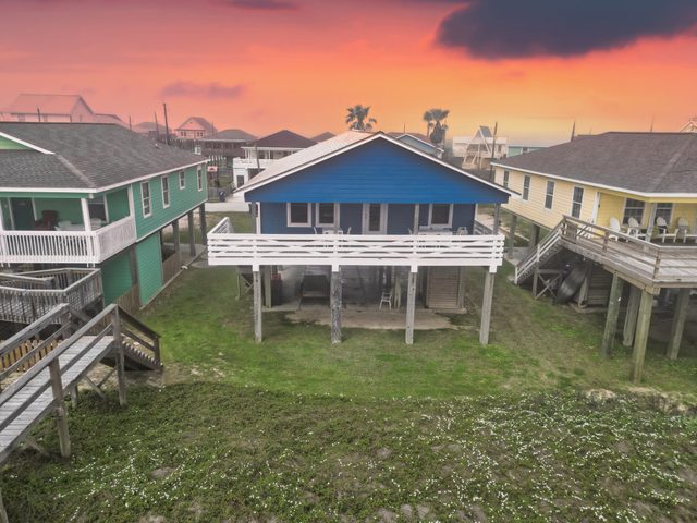 Seaside Sam's - Spectacular, Front Row, Newly Remodeled!