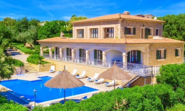 Villa Sa Pleta | 6 Suites & Large Family Pool — Petra, Balearic Islands