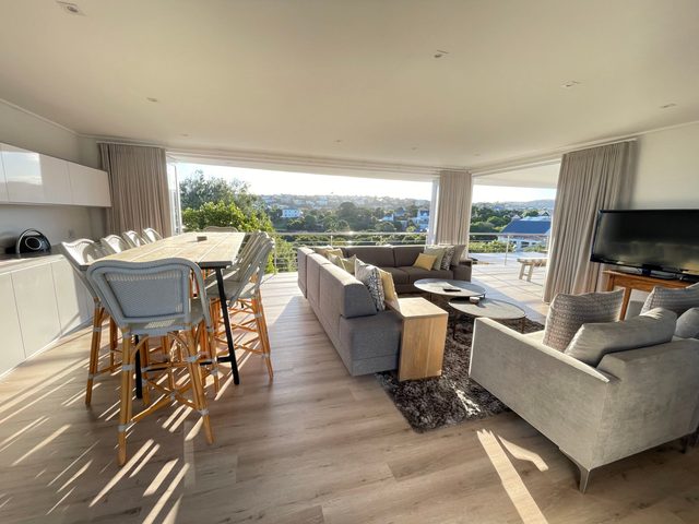 Beachy Head Hideaway 10 | Sea Views, Robberg Beach