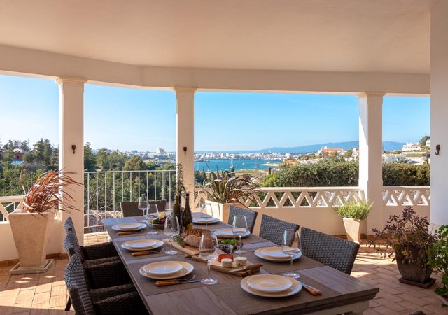 Villa Atlantic Blue, near the beach with Ocean views — Ferragudo, Faro