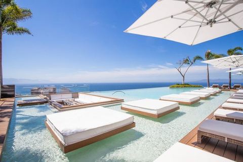 AMAZING MODERN CONDO IN THE HEART of ROMANTIC ZONE!!