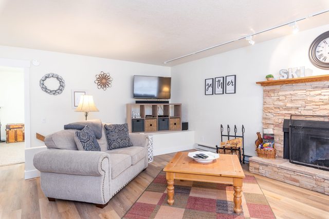 BHV L1-Mountain Getaway across from the Ski Resort