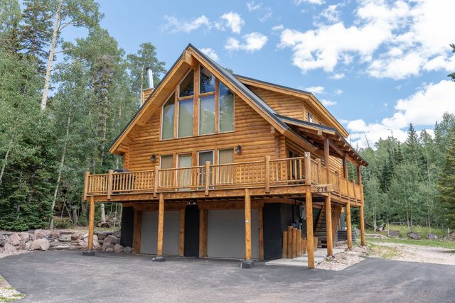 216 Rue Jolley -immaculate cabin with the feeling of home. guaranteed memories.